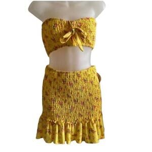 Medium new 2 piece skirt and crop top set